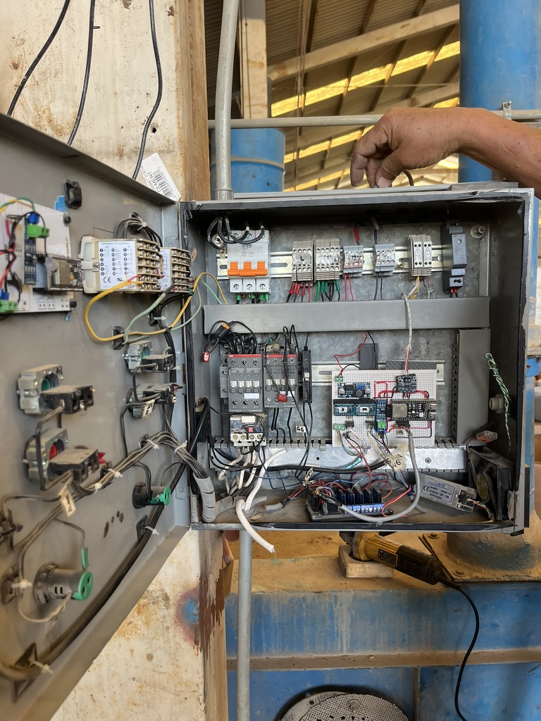 Panel interior — Modbus RTU wiring